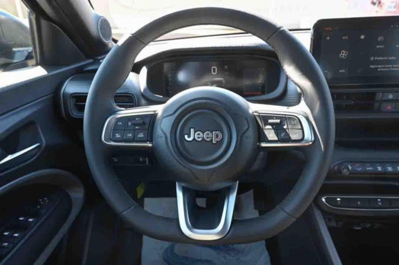 Jeep Avenger nuova a Torino (20)