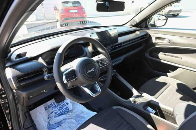 Jeep Avenger nuova a Torino (8)