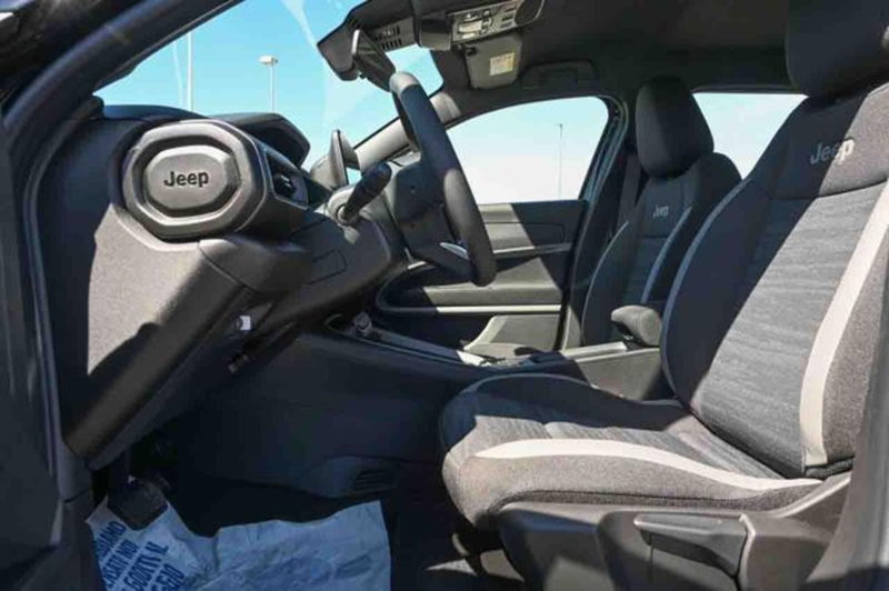 Jeep Avenger nuova a Torino (9)