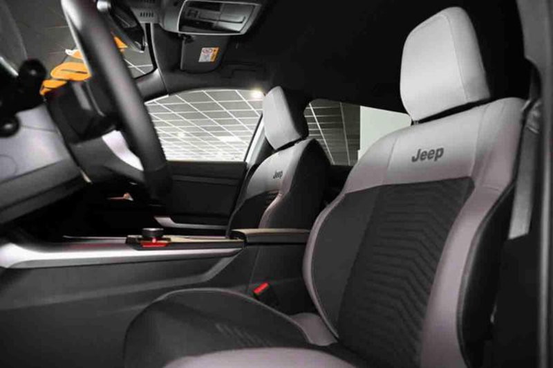 Jeep Compass nuova a Torino (10)