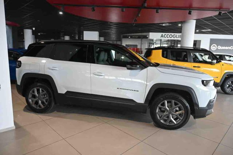 Jeep Compass nuova a Torino (18)