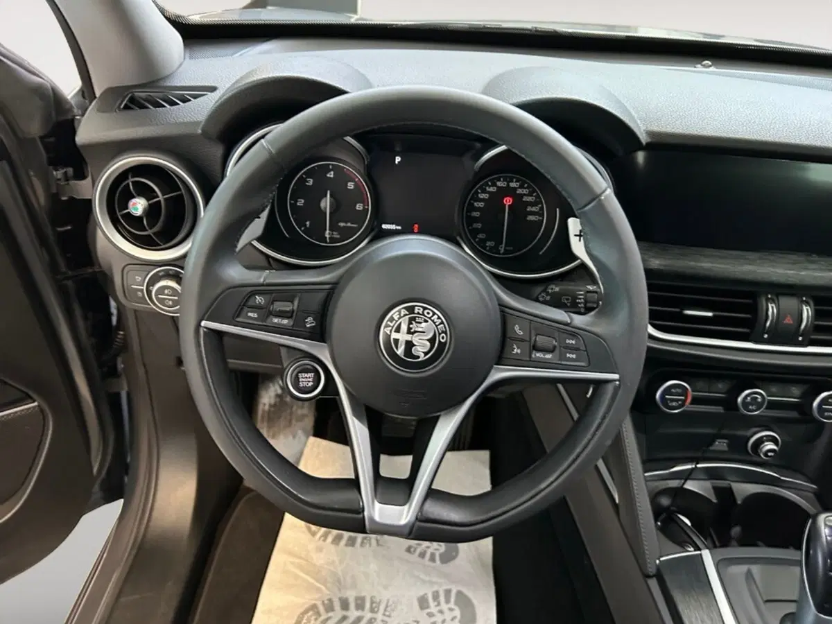 Alfa Romeo Stelvio usata a Verona (12)
