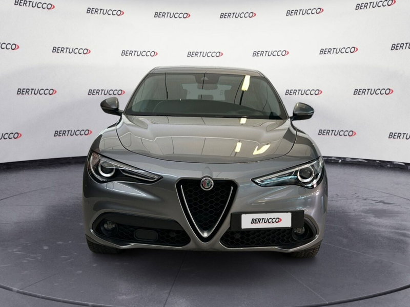 Alfa Romeo Stelvio usata a Verona (2)