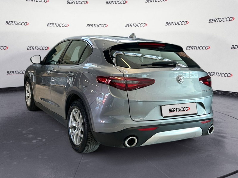 Alfa Romeo Stelvio usata a Verona (4)