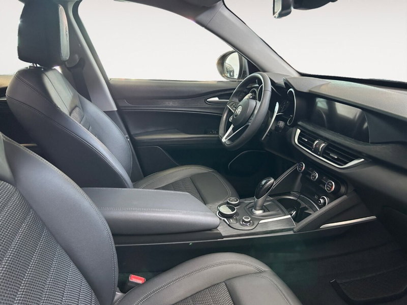 Alfa Romeo Stelvio usata a Verona (8)