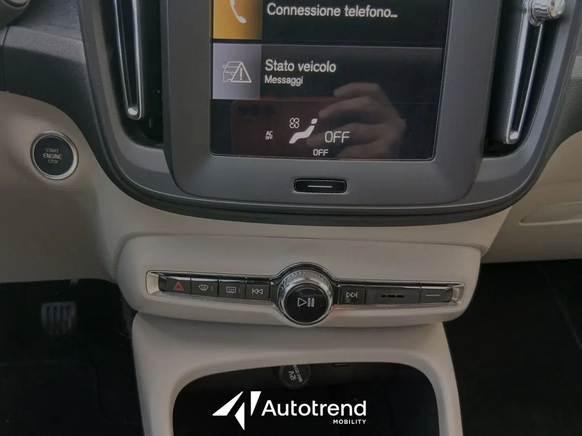 Volvo XC40 usata a Bari (11)