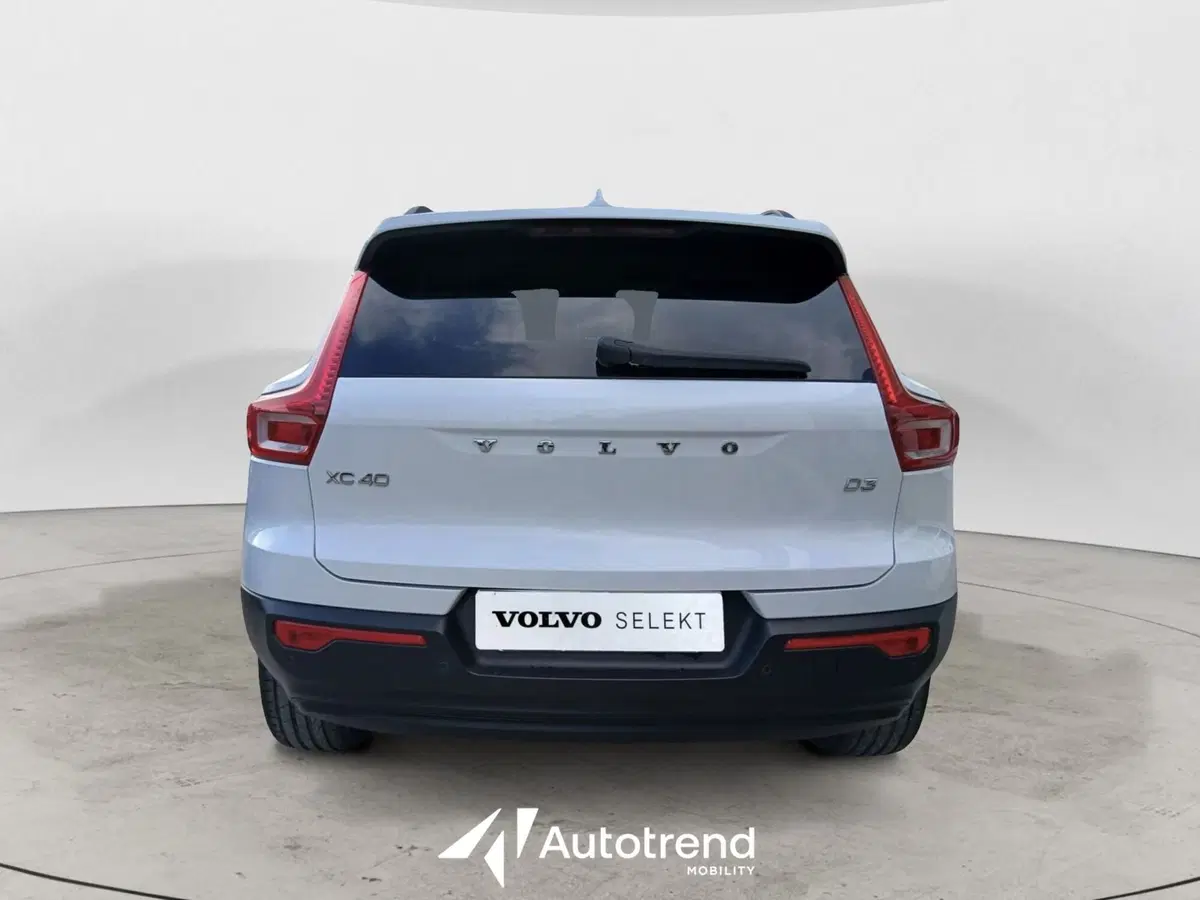 Volvo XC40 usata a Bari (4)