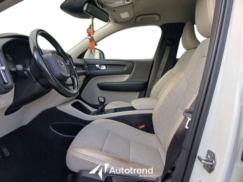 Volvo XC40 usata a Bari (6)