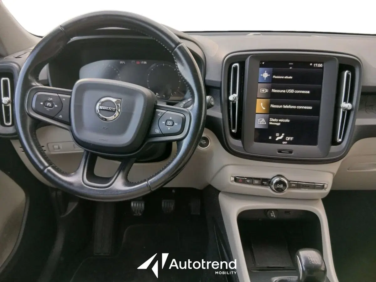 Volvo XC40 usata a Bari (9)