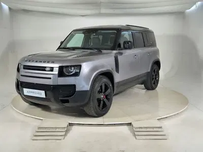 Land Rover Defender 110 3.0d i6 mhev SE awd 200cv auto del 2024 usata a Torino