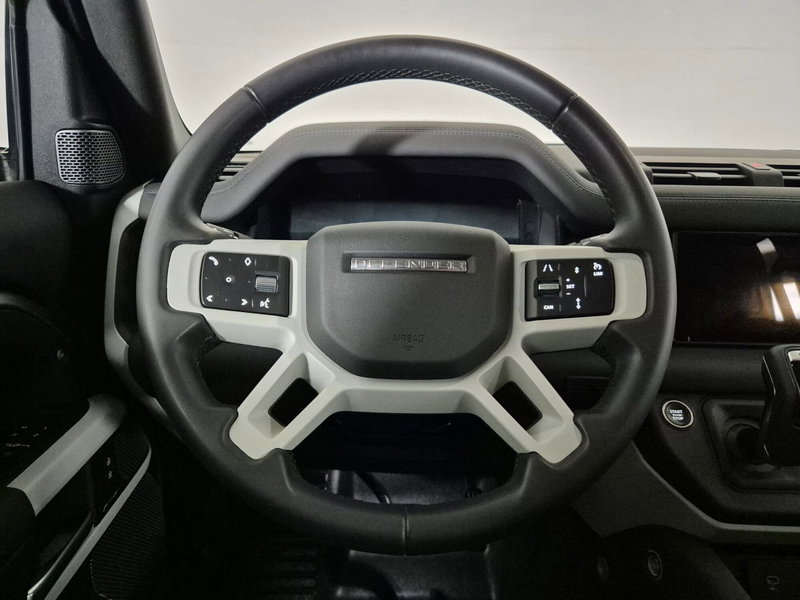Land Rover Defender usata a Torino (19)