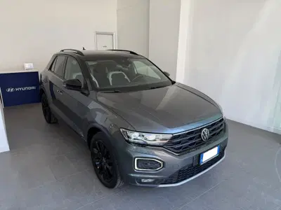 Volkswagen T-Roc 2.0 TDI SCR Advanced BlueMotion Technology del 2021 usata a Castellammare di Stabia