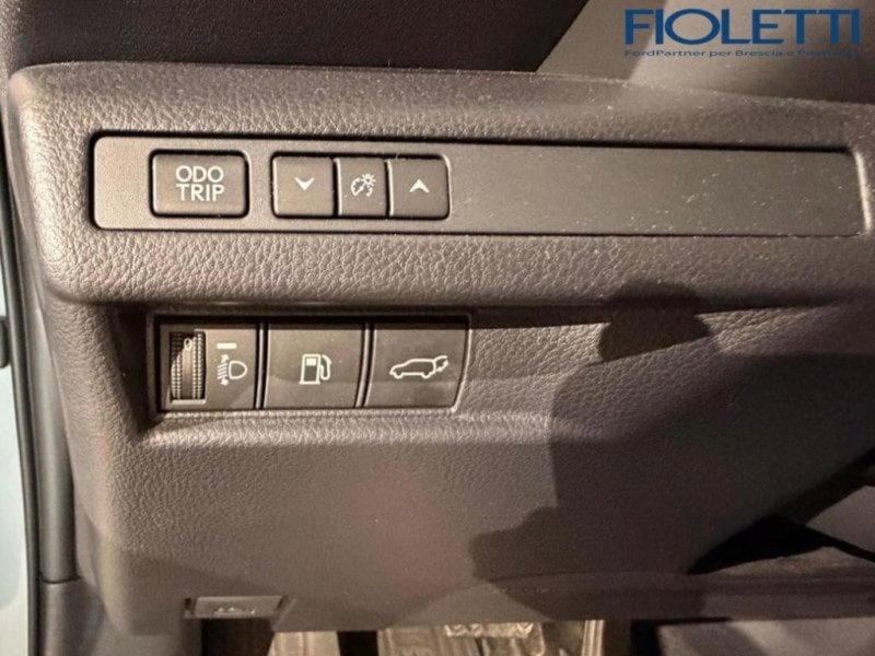 Lexus LBX usata a Brescia (13)