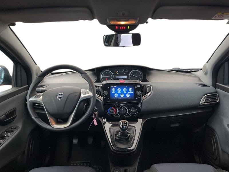 Lancia Ypsilon usata a Torino (10)