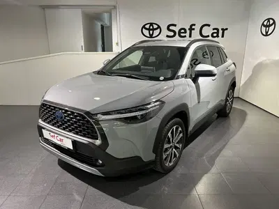 Toyota Corolla Cross Hybrid 1.8h Trend 2wd 140cv e-cvt del 2025 usata a Milano