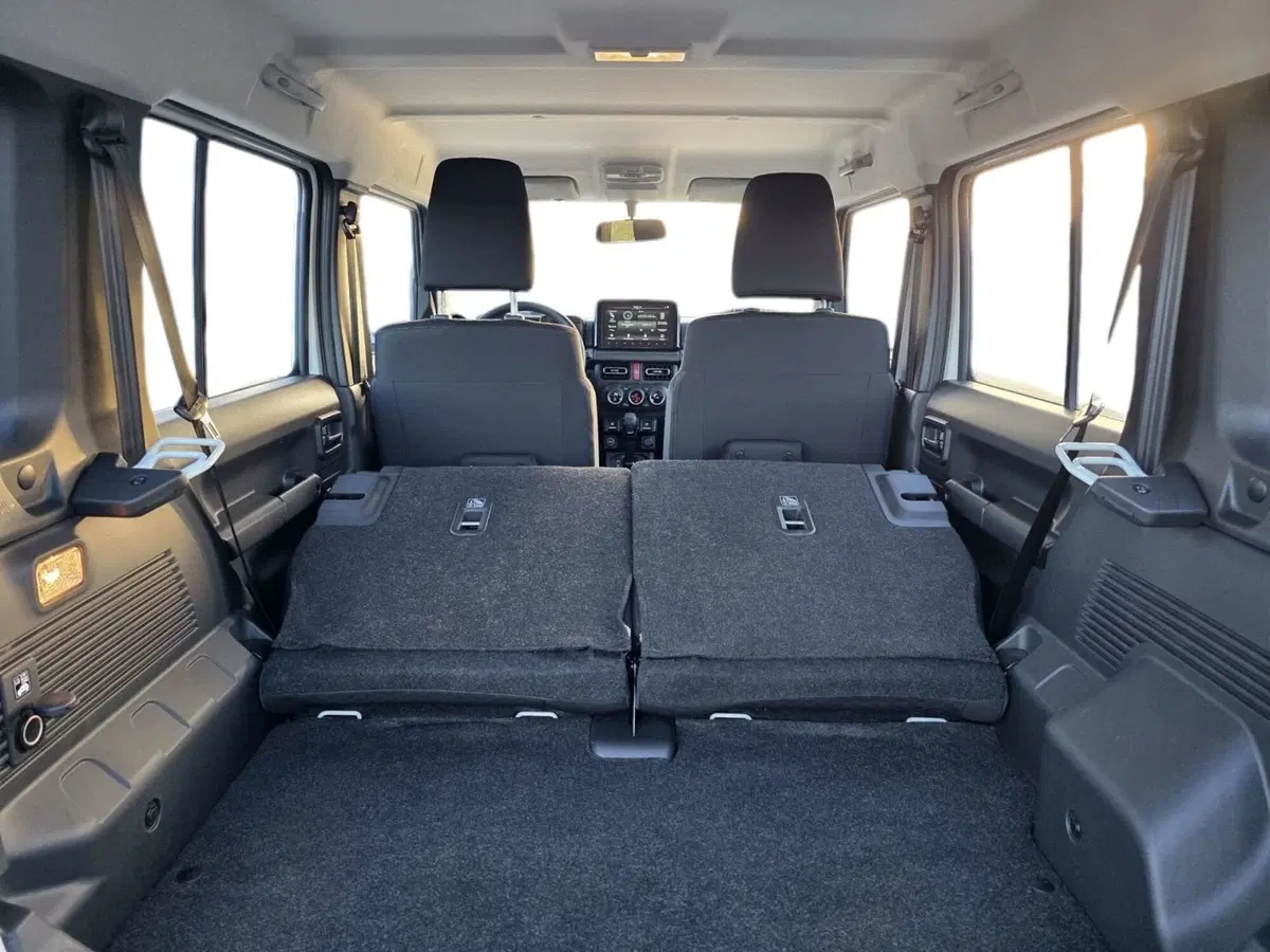 Suzuki Jimny nuova a Pistoia (14)