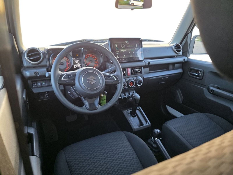 Suzuki Jimny nuova a Pistoia (15)