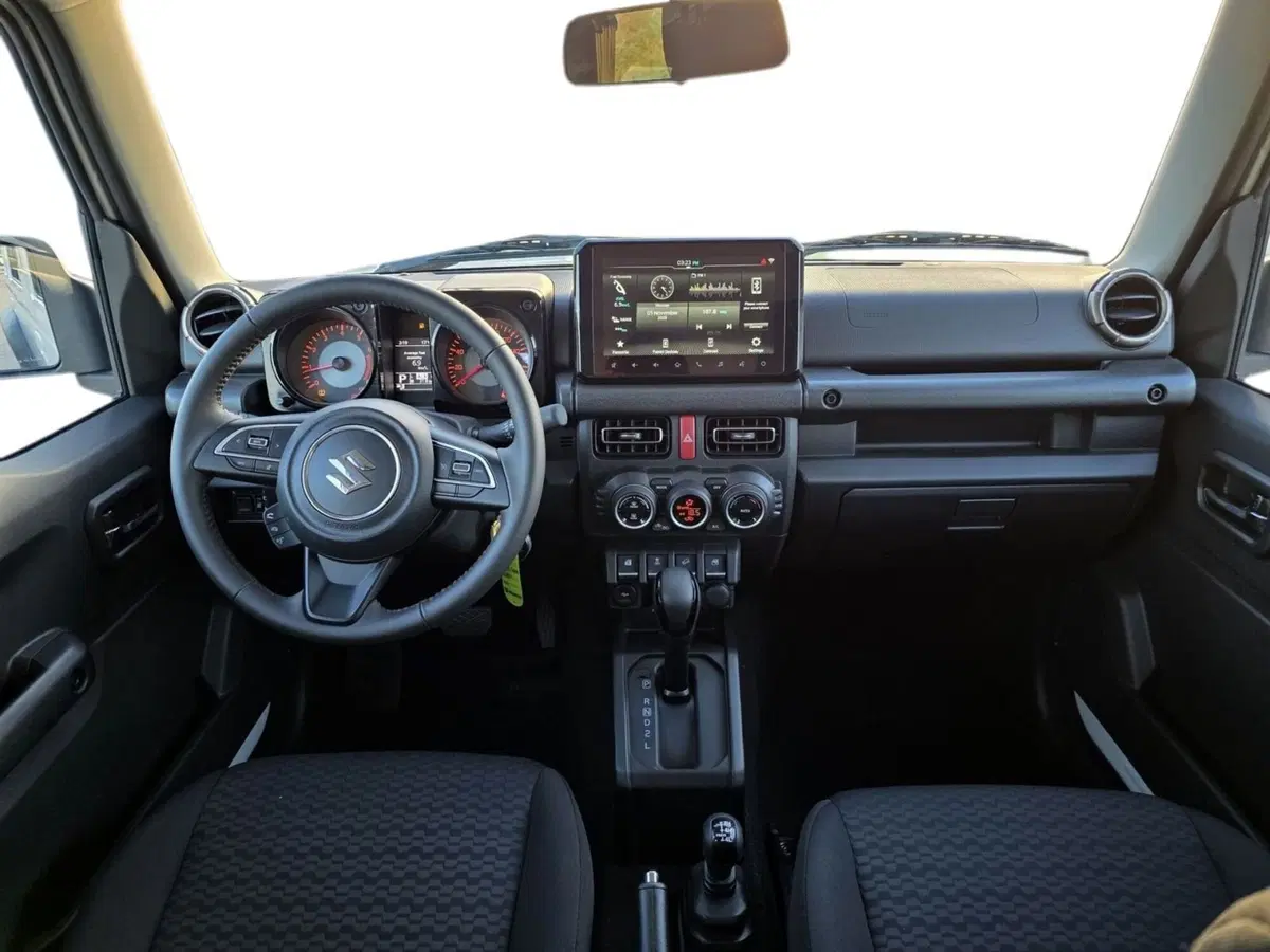 Suzuki Jimny nuova a Pistoia (6)