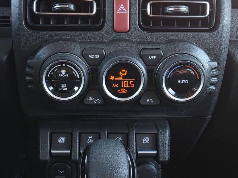 Suzuki Jimny nuova a Pistoia (7)