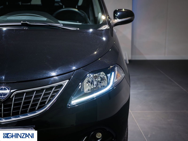Lancia Ypsilon usata a Bergamo (15)