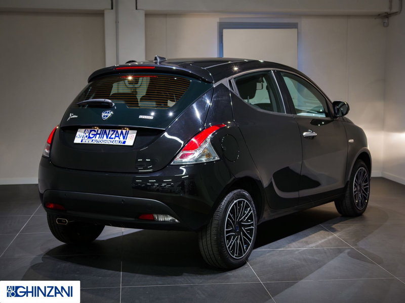 Lancia Ypsilon usata a Bergamo (6)