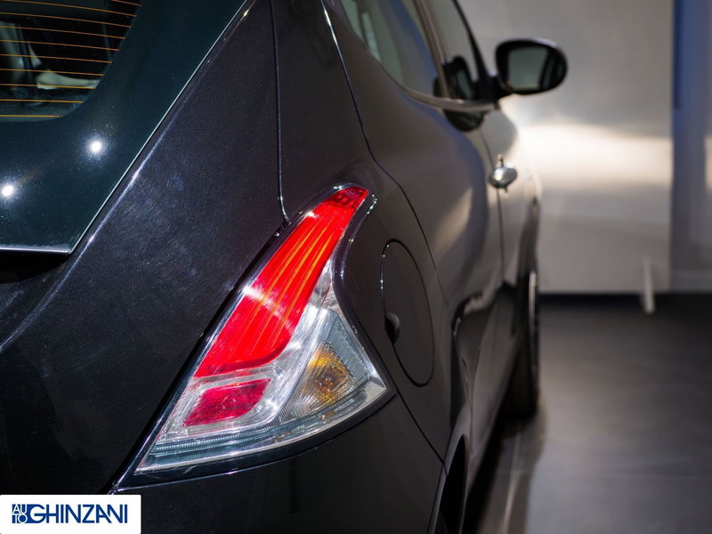 Lancia Ypsilon usata a Bergamo (16)