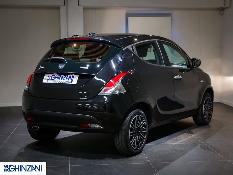 Lancia Ypsilon usata a Bergamo (6)