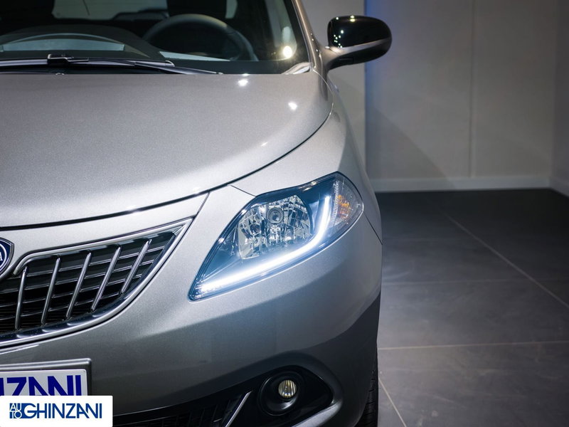 Lancia Ypsilon usata a Bergamo (13)