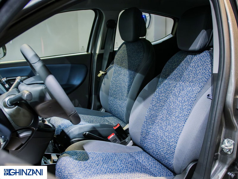 Lancia Ypsilon usata a Bergamo (7)