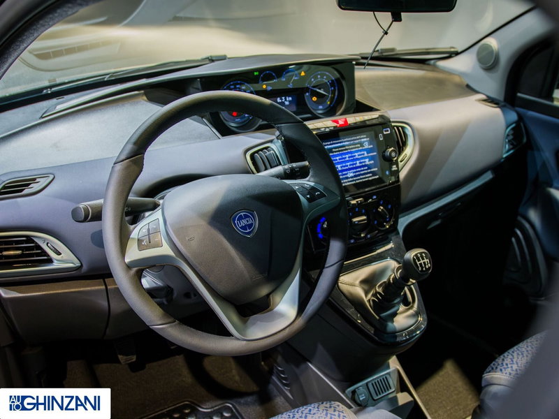 Lancia Ypsilon usata a Bergamo (8)