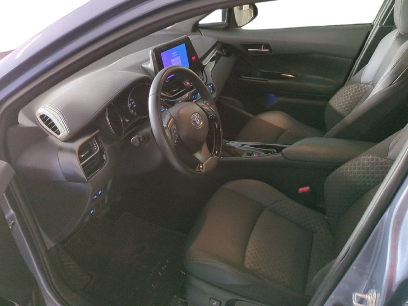 Toyota Toyota C-HR usata a Milano (12)