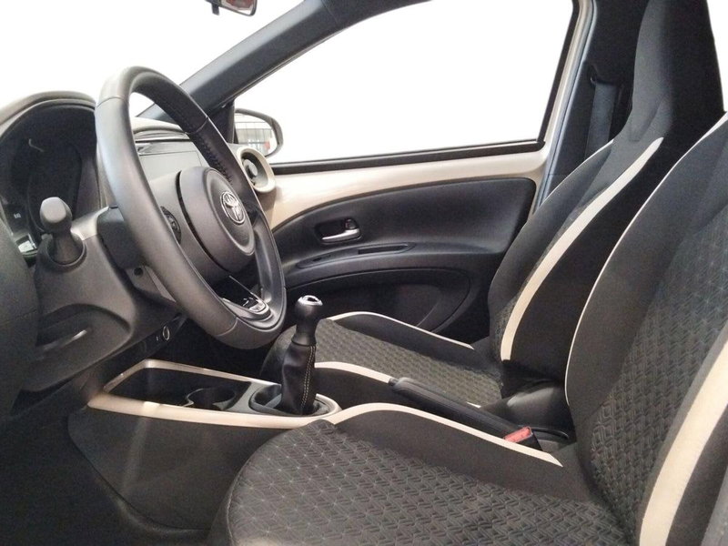 Toyota Aygo X usata a Roma (6)