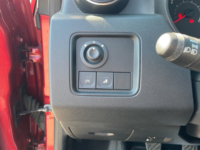 Dacia Duster usata a Bologna (19)