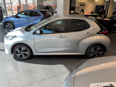 Toyota Yaris 1.5 Hybrid 5 porte Trend nuova a Bologna