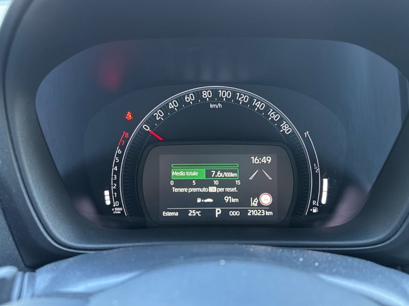 Toyota Aygo X usata a Bologna (11)