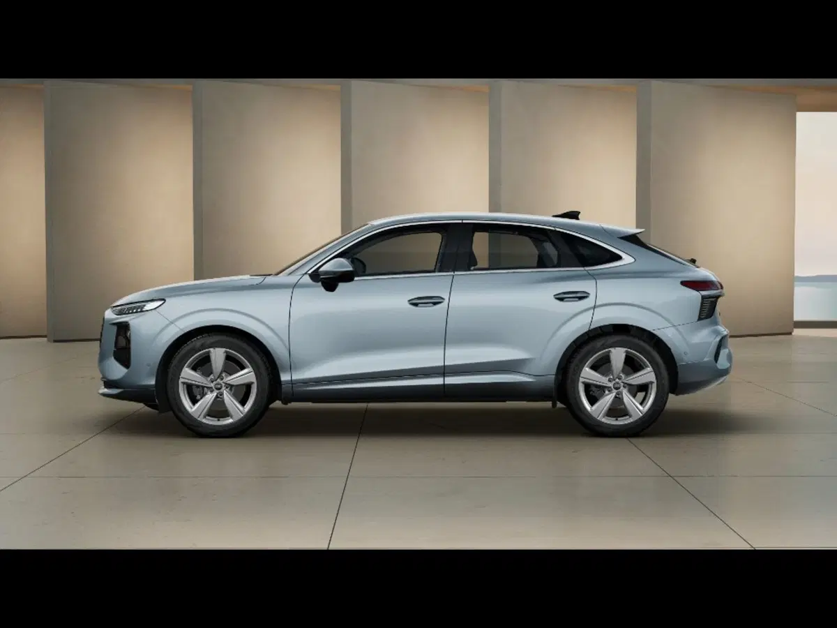 Audi Q3 Sportback nuova a Pisa (2)