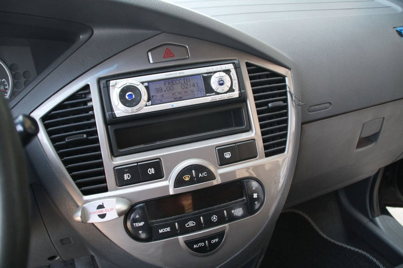 Kia Carens usata a Pordenone (10)