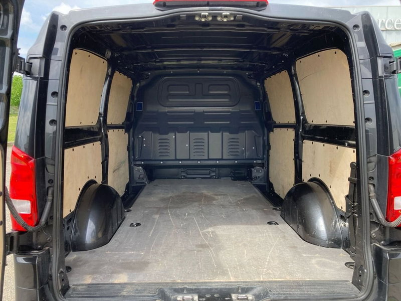 Mercedes-Benz Vito usata a Milano (8)