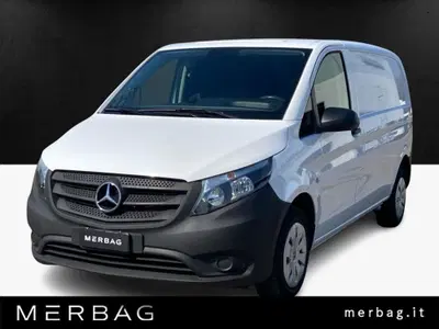 Mercedes-Benz Vito furgone 110 cdi compact del 2022 usata a Lainate