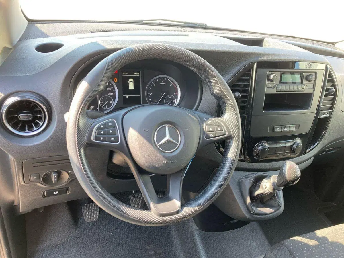 Mercedes-Benz Vito usata a Milano (11)