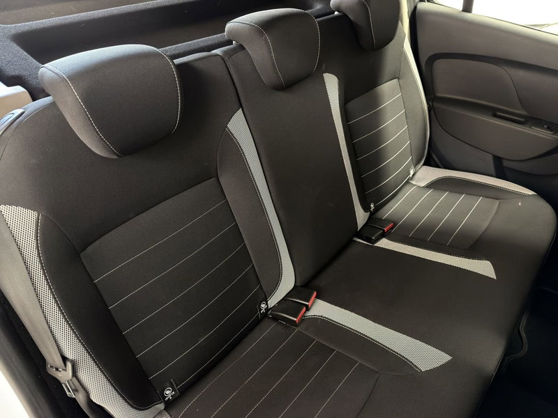 Dacia Sandero usata a Milano (15)