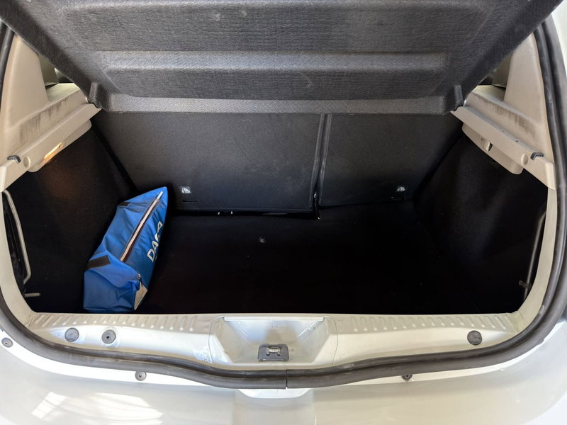 Dacia Sandero usata a Milano (8)