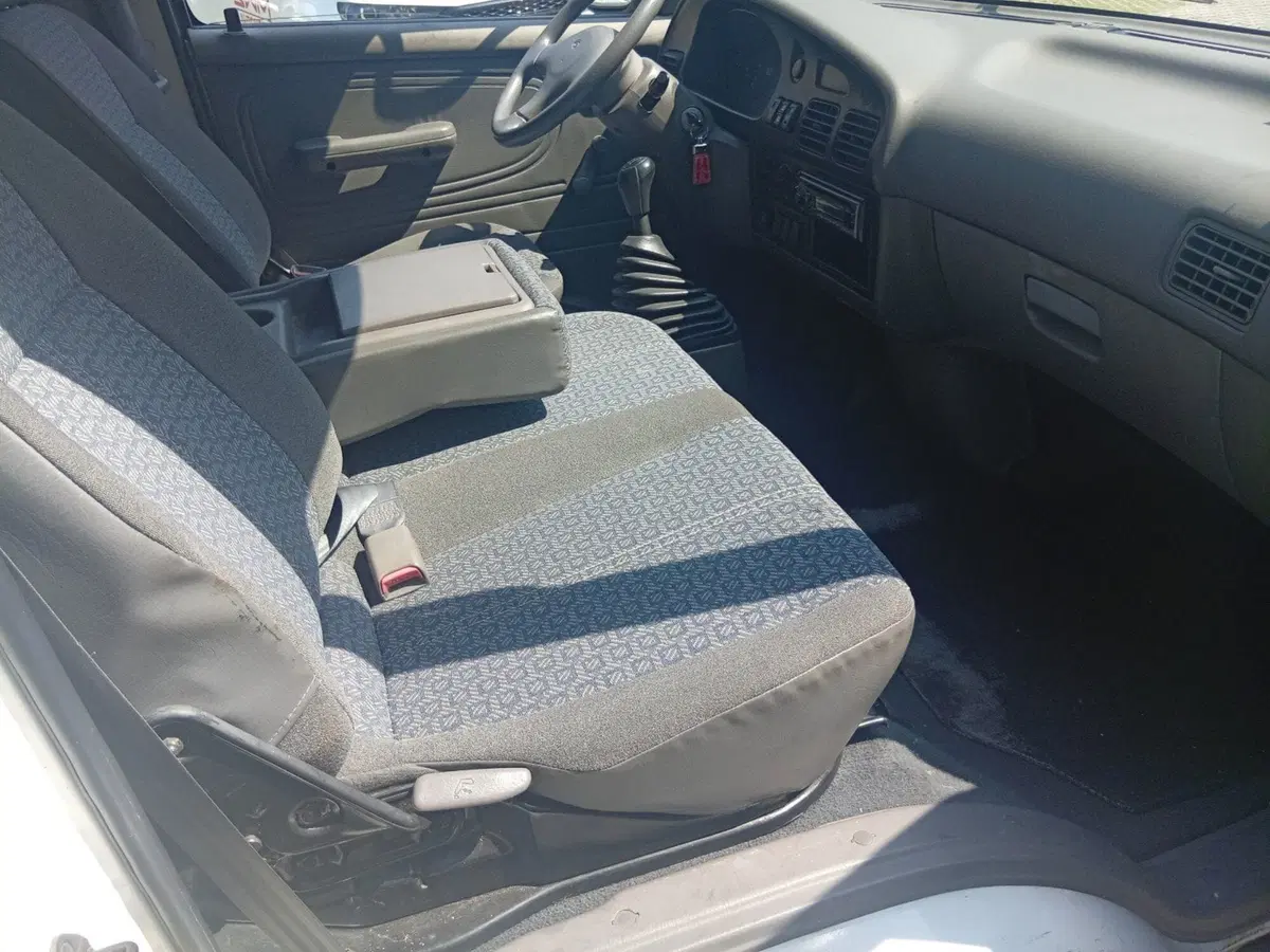 Kia Pregio usata a Brescia (10)