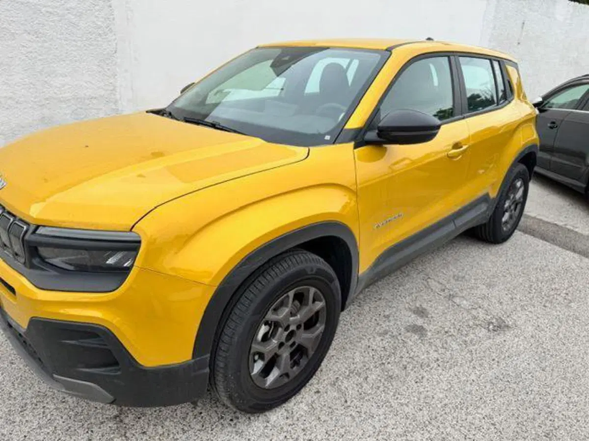 Jeep Avenger usata a Salerno