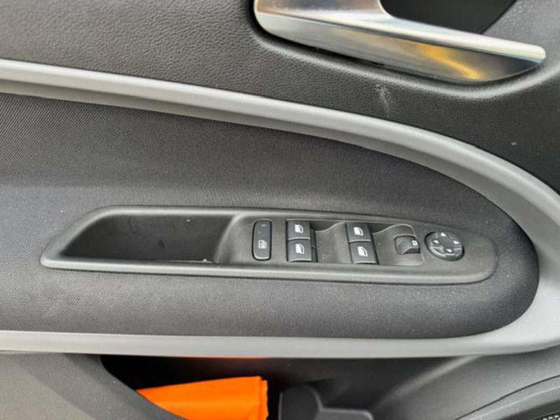 Jeep Avenger usata a Salerno (13)