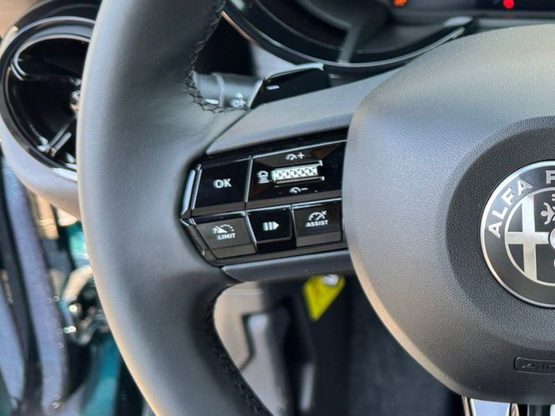 Alfa Romeo Junior nuova a Salerno (11)