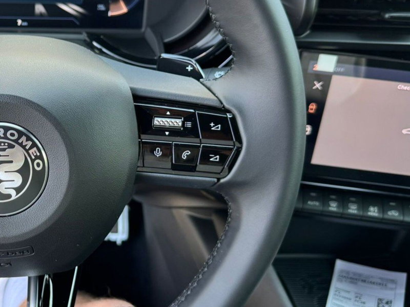 Alfa Romeo Junior nuova a Salerno (12)