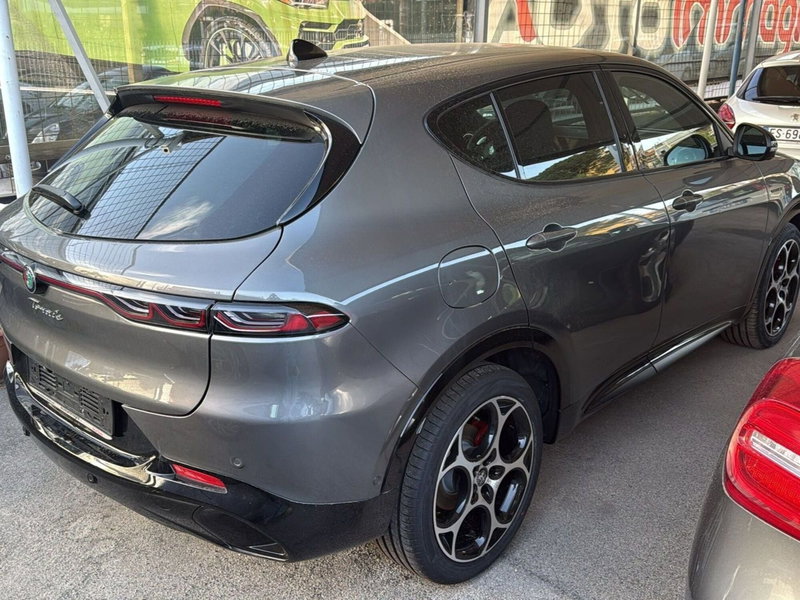 Alfa Romeo Tonale nuova a Salerno (4)
