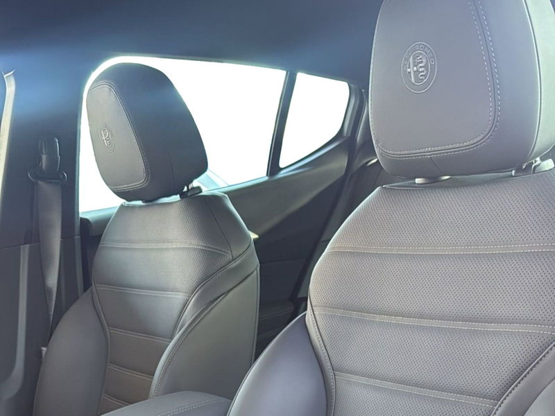 Alfa Romeo Tonale nuova a Salerno (6)