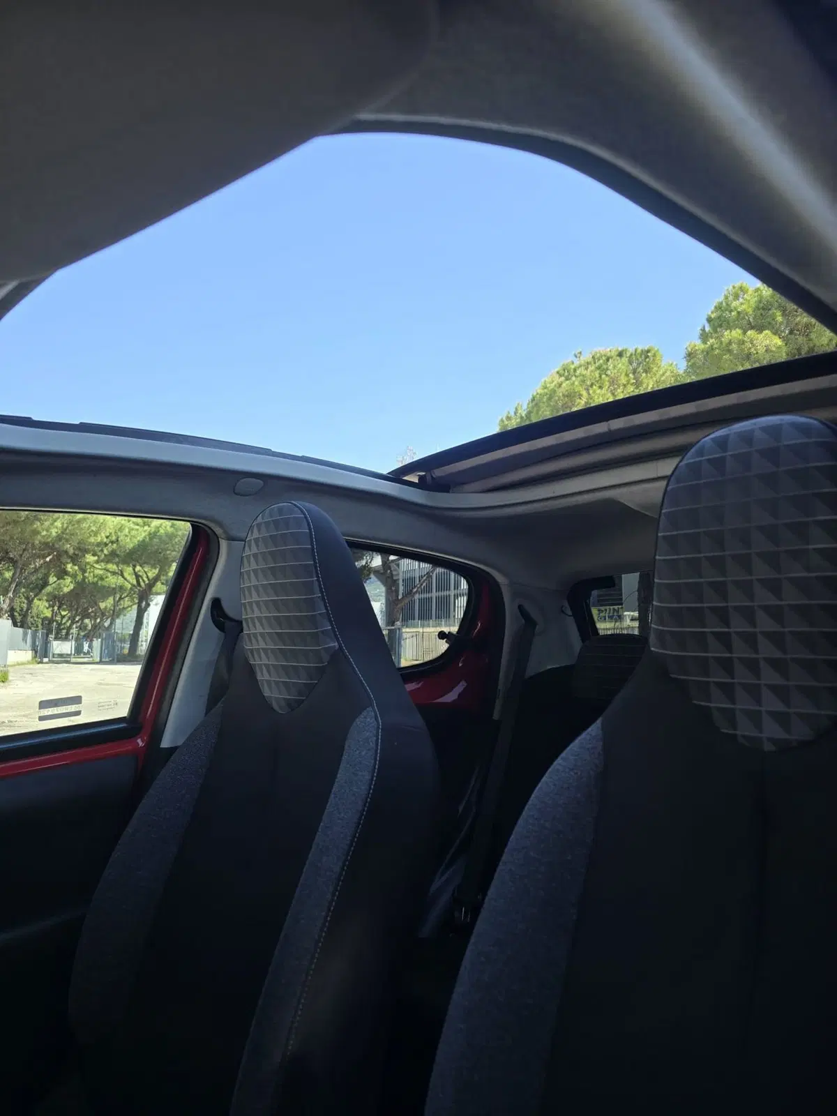 Peugeot 108 usata a Massa-Carrara (12)